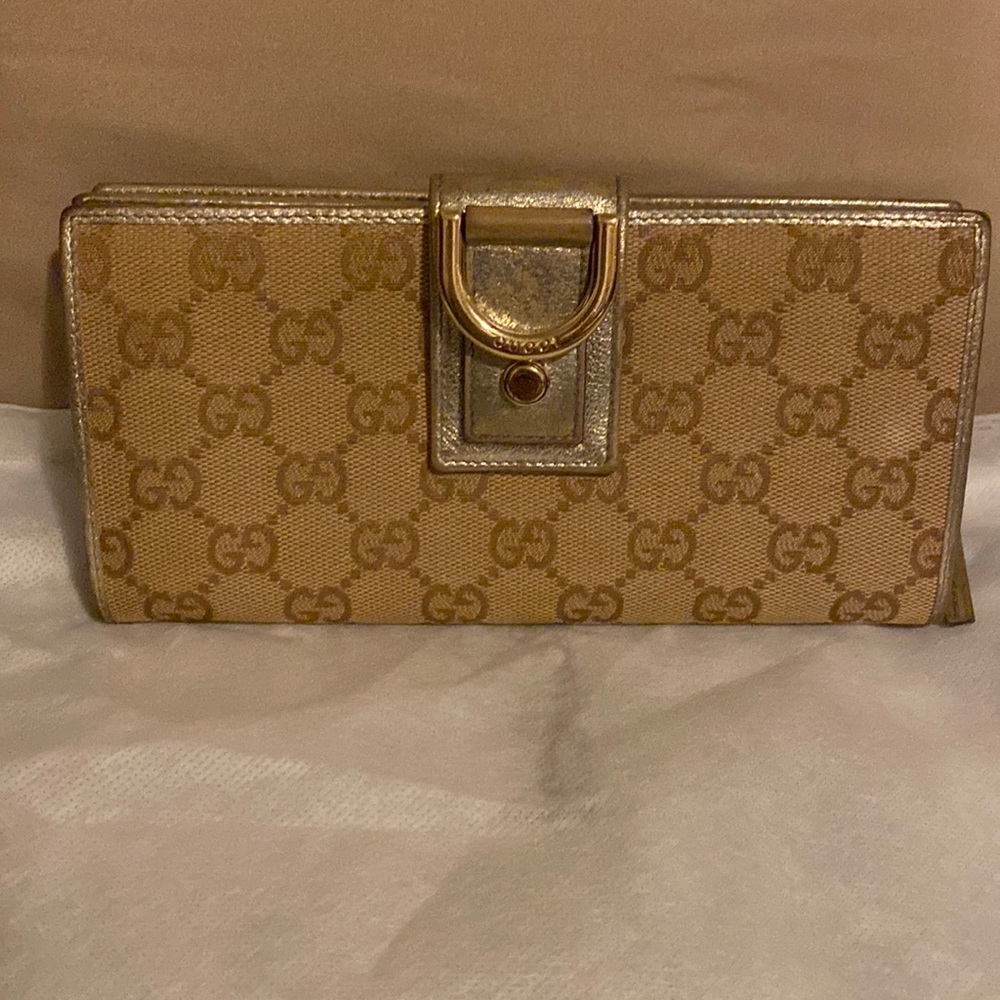 Gucci continental wallet, really nice!!